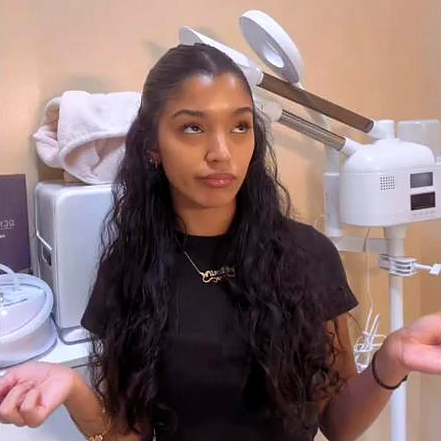 Alanii in the treatment room